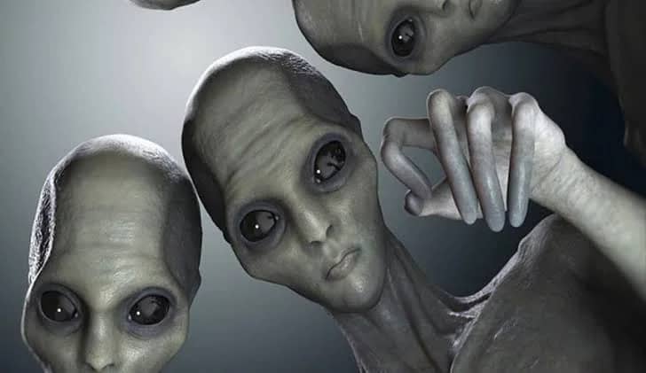 ناسا ترسل صوراً عارية للفضاء لإغراء الفضائيين!