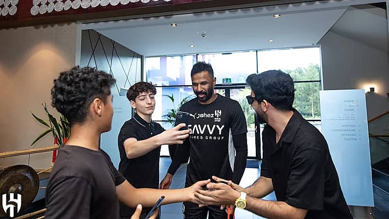 العويس يصل لمعسكر النمسا