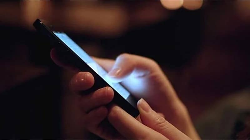 إشعاع الجوال يزيد خطر الإصابة بالزهايمر