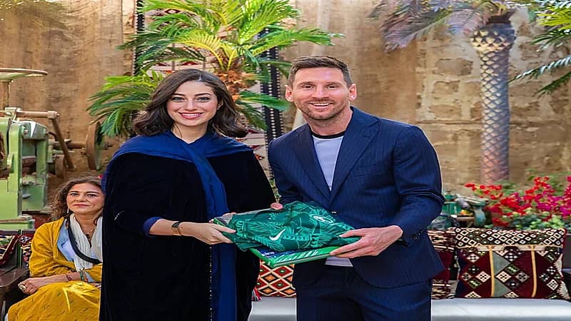 فرح جفري تهدي ميسي قميص الأخضر: دايمًا كان يلهمني