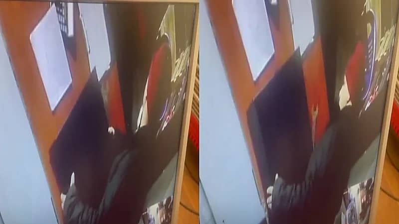 لحظة سرقة صندوق نقود من متجر.. فيديو