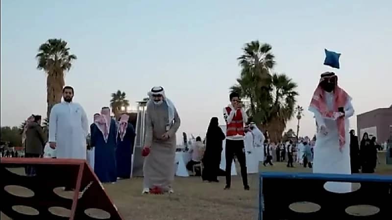 شاهد.. لقاء مسؤولي وزارة السياحة بعيداً عن الأجواء الرسمية