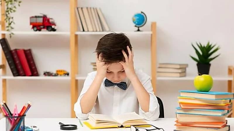 الشهري يوضح أسباب زيادة النسيان بين الشباب والأطفال .. فيديو