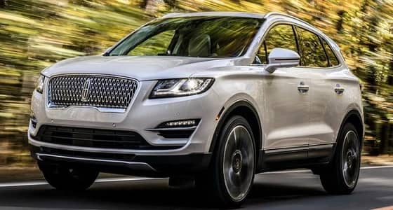 بالصور.. انطﻻق لينكولن MKC موديل 2019 بمقدمة جديدة وتحديثات مختلفة