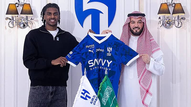 دارسي يقترب من الظهور الأول مع الهلال