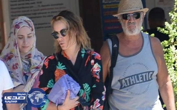 النجمة التركية الشهيرة بـ " جنان " ترتدي الحجاب