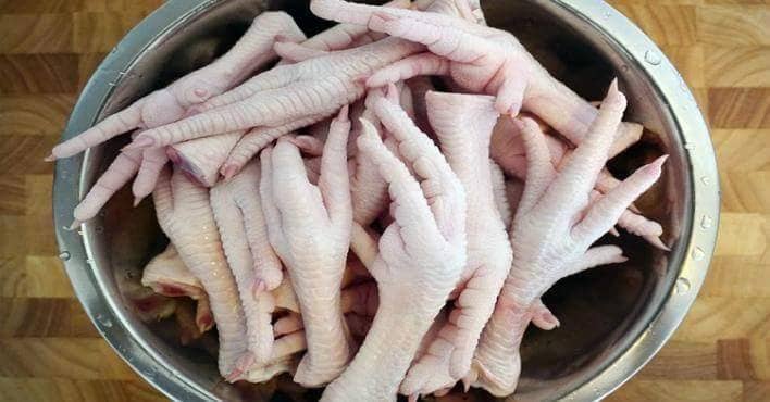 أرجل الدجاج تشفي العديد من الأمراض