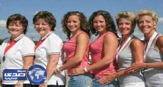 بالفيديو..الصدفة تجمع بين 10 أشخاص متشابهين ولايجمعهم قرابة