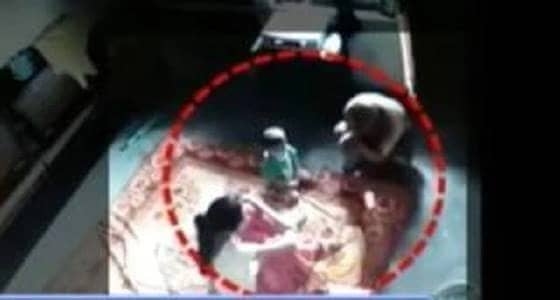 بالفيديو..زوج يضع كاميرا  في غرفة النوم فيكتشف جريمة زوجته!