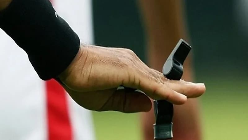 الكشف عن حكام مباريات الجولة الـ 27 بدوري المحترفين