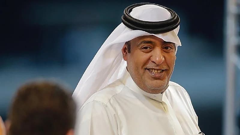 في مشهد عفوي.. ولي العهد يقبّل جبين طفل لدى زيارته لإكسبو دبي 2020