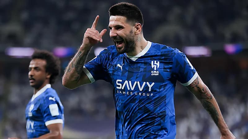 الهلال يكتسح غوانغجو بسباعية ويتأهل لنصف النهائي .. فيديو وصور