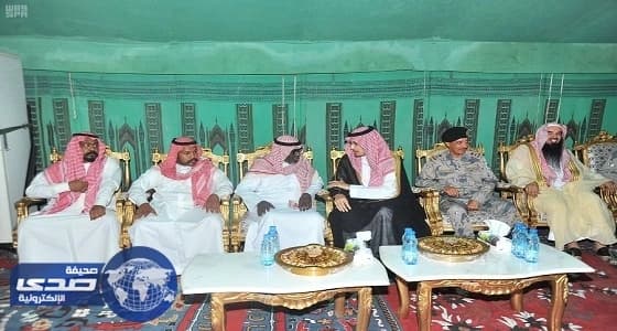 نائب أمير الشرقية يعزي أسرة الشهيد هزازي