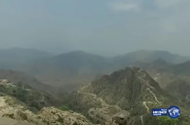 بالفيديو..  القوات السعودية تدمر مخابئ للحوثيين على الحدود بطائرات "الأباتشي"