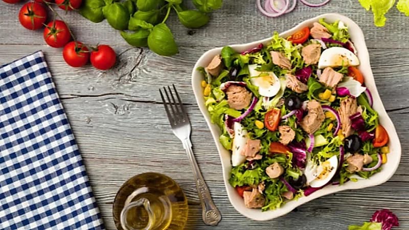 الفوائد الصحية لطبق السلطة على سفرة رمضان
