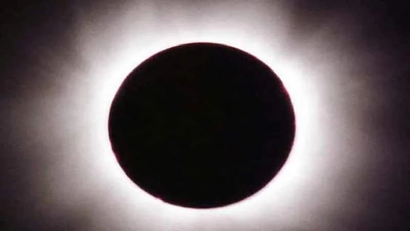 ظاهرة القمر الأسود يشهدها العالم غداً