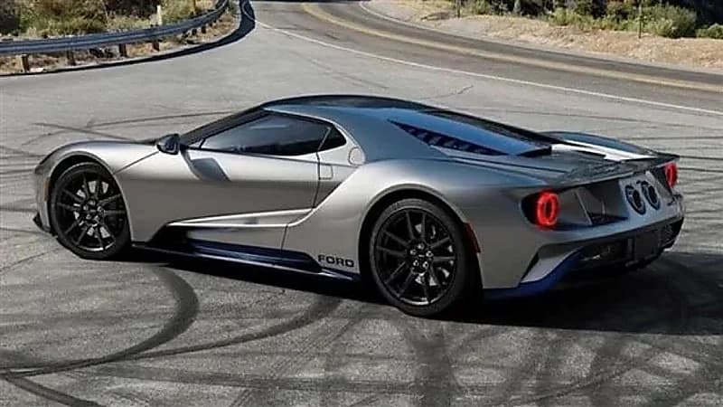 بالصور.. سيارات فورد ترفع الستار عن آخر إصدار من سيارة فورد جي تي