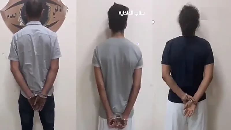 القبض على 4 أشخاص ومقيم بعد أن قاموا بسرقة 13 مركبة بجدة