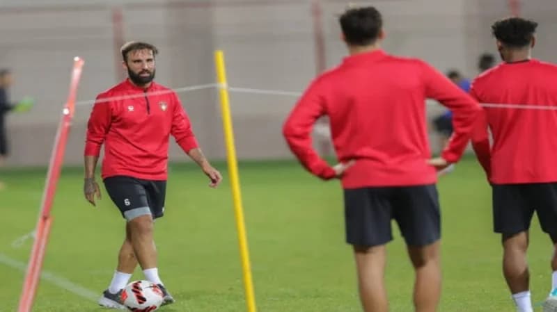 لاعبو ضمك الأجانب يرفضون السفر لتفادي تأخر العودة