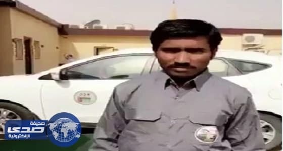 بالفيديو.. عمال نظافة بعنيزة يعثرون علي «حافظة نقود»