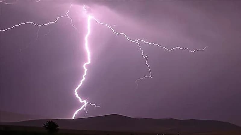 عاصفة رعدية تتسب في مقتل شابة