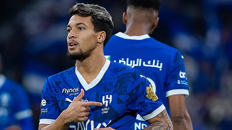 الهلال يقسو على الوحدة برباعية .. فيديو