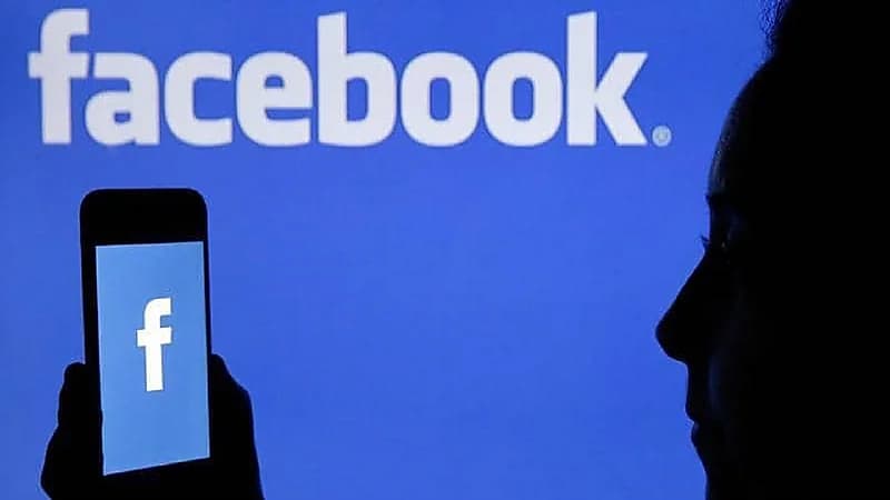 "فيسبوك" تستخدم أنظمة ترى وتسمع المستخدمين