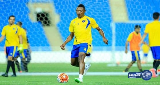 بالصور.. فك احتجاز 3 مواطنين عَلِقوا بجبل الخريص 10 ساعات