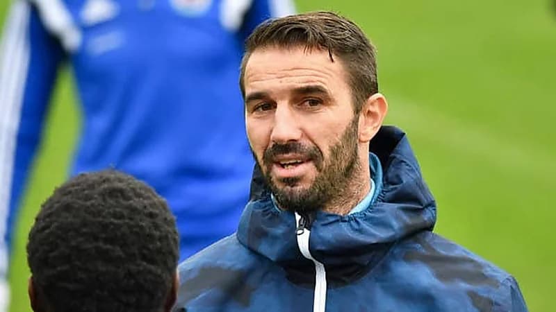 مدرب أبها يقترب من الرحيل عن دوري المحترفين