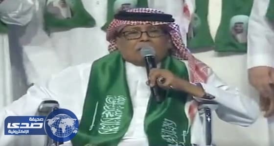 بالفيديو.. أبو بكر سالم يتغلب على مرضه ويغني " يا بلادي واصلي "