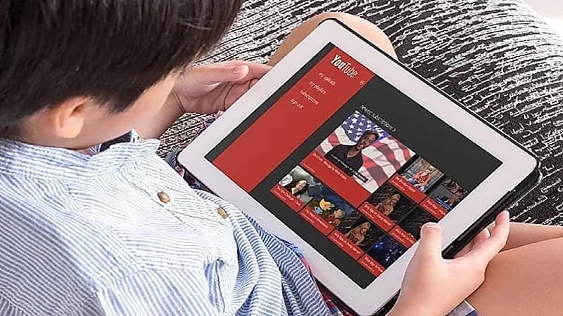 بالفيديو.. مستشارة تربوية: "اليوتيوب" قنبلة موقوتة تسلم للطفل