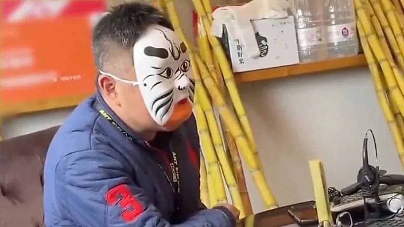 شركة صينية تشترط ارتداء قناع عند التقدم لوظائفها