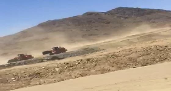 بالصور إزالة تعديات بمساحة 10 كم×8 كم بمركز " يعري "