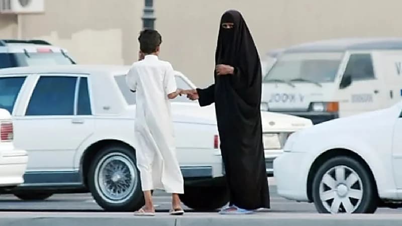 مستشار أمني: هناك منظمات تدرب المتسولين لجمع الأموال .. فيديو