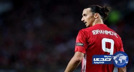 بالفيديو .. ابراهيموفيتش يقبل تحدي أحد عشاقه في البرد القارس