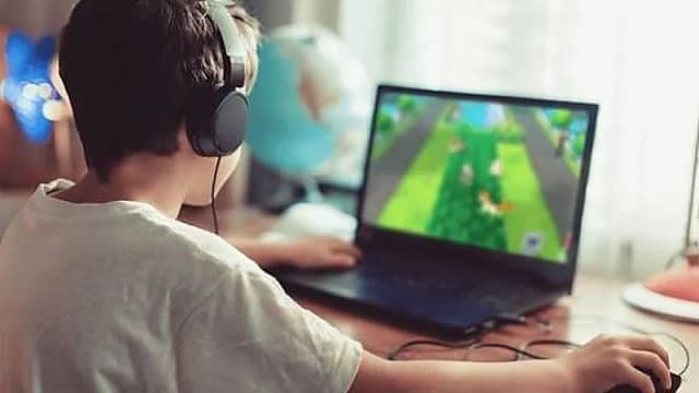 صبي ينتحر بعد خسارة مالية ضخمة في لعبة إلكترونية