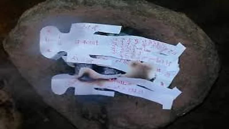 العثور على أوراق "سِحر وطلاسم" داخل مقبرة