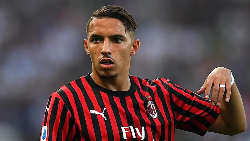 لاعب ميلان يتلقى عرضا من روشن