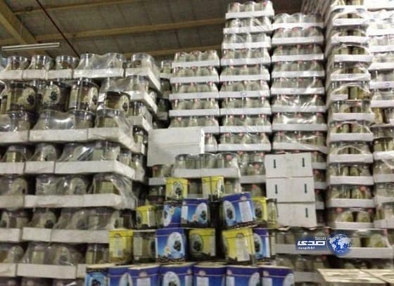 بلدية المذنب تغرم 95 محلاً مخالفاً وتصادر مواد غذائية فاسدة