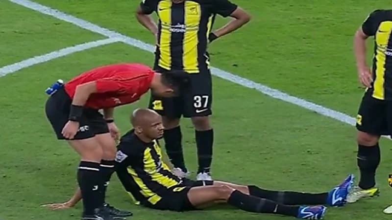 لحظة إصابة فابينهو بعد تداخل مع سلمان الفرج .. فيديو