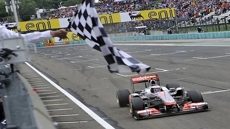 بالصور.. أبرز معاني ودلالات أعلام "فورمولا 1" المختلفة