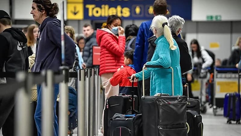 لون شعر سيدة يمنعها من الحصول على جواز سفر