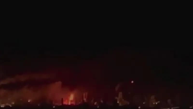 إندلاع حريق في مصفاة نفط بمدينة روسية لأسباب مجهولة .. فيديو