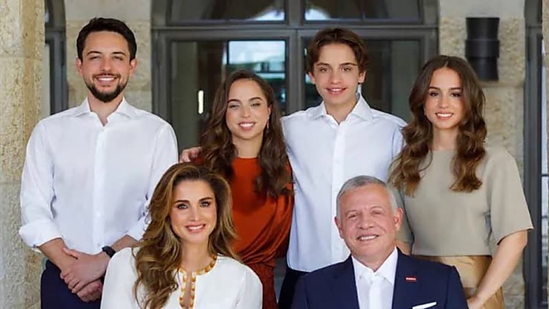 لقطات لم ترها من قبل لملك الأردن وعائلته.. صور