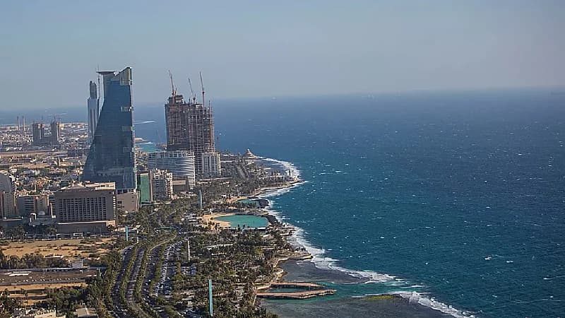 صدور قرارات بإلغاء 110 صكوك على "بحر جدة" لأمراء ووزراء ورجال أعمال