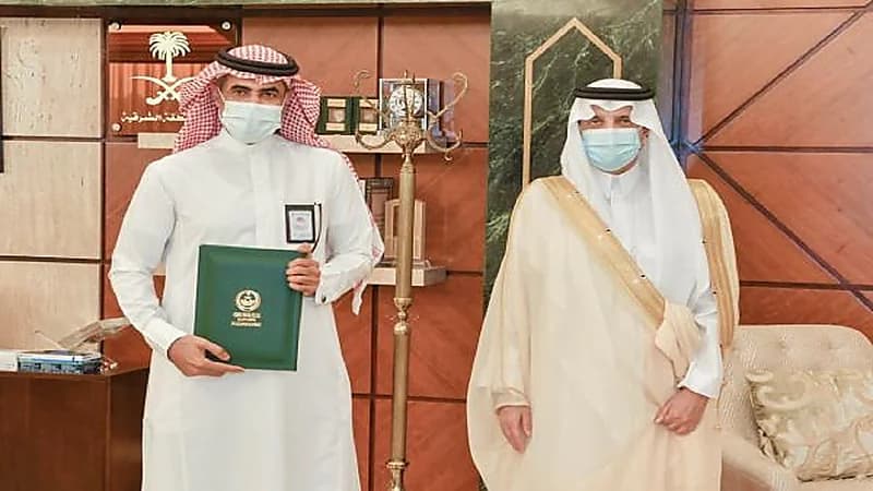 بالفيديو.. أمير الشرقية يكرم مواطنًا انقذ منزل من الحريق