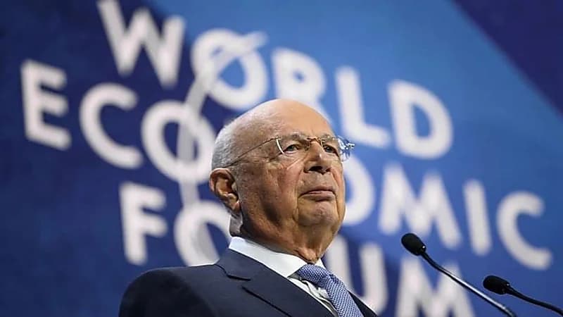 استقالة مؤسس ورئيس المنتدى الاقتصادي العالمي من منصبه