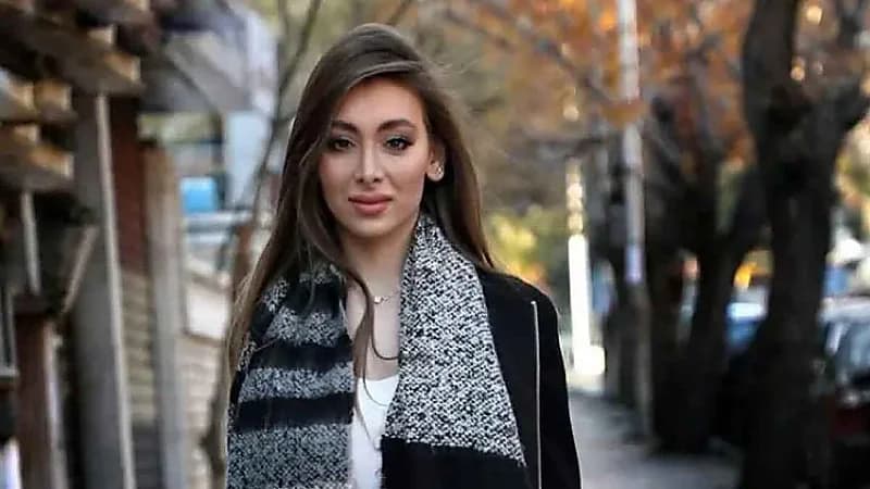 والدة الفنانة إنجي مراد توضح سبب وفاتها