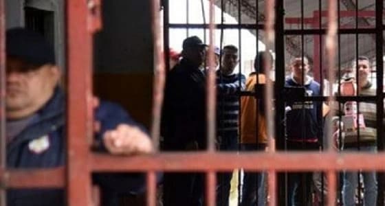 بعد فشلهم في الهرب.. سجناء يحتجزون حراسا رهائن في البرازيل