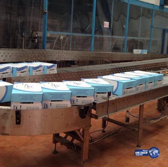 إغلاق مصنع مياه بالقصيم لإضافته ختم «علامة الجودة» بدون ترخيص (صور)